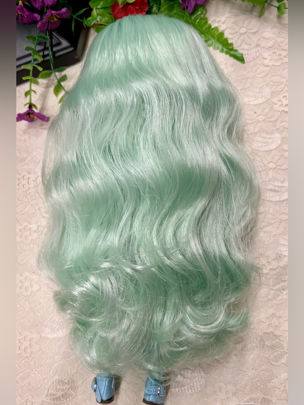 Customized Blythe Doll, Lime Green Hair, 12”, 30 cm, 1/6 scale, and Accessories - Picture 3 of 16